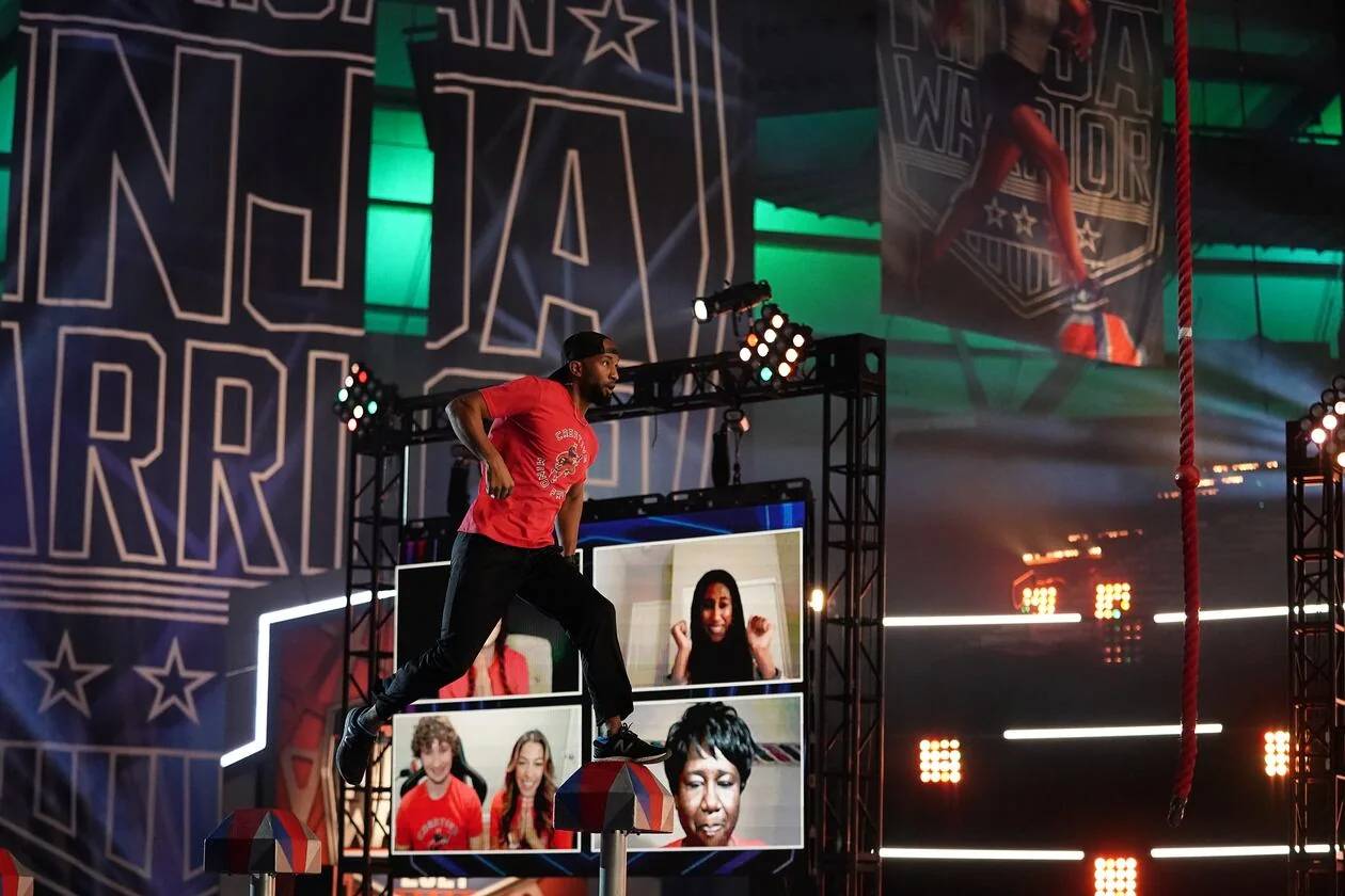 Emmanuel Aouad competing on the American Ninja Warrior course.